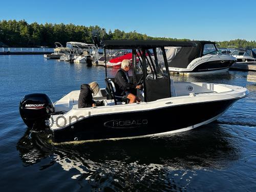 Robalo R180 Center Console recensioni e scheda tecnica